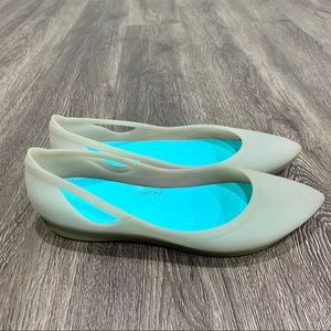 Crocs Pointed Toe Slip on Waterproof Rio Flat SZ 9